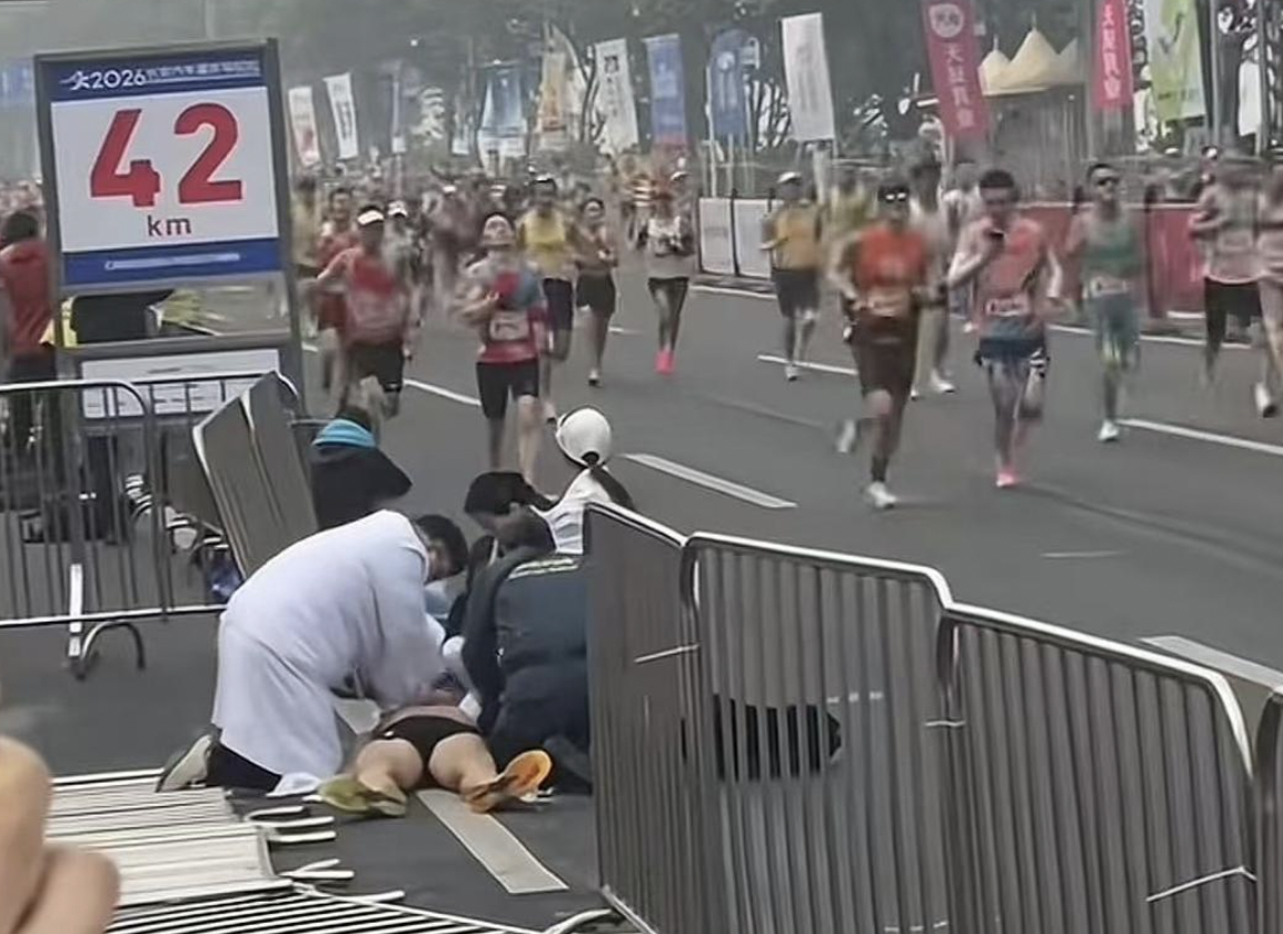 星空体育官网-重庆马拉松一男选手意外去世！组委会曾发文“强烈建议体检”