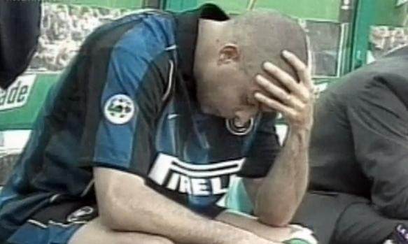 意甲争冠末轮反转史话④：5月5，罗纳尔多眼泪在飞